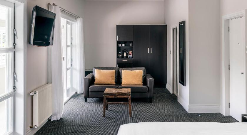 Image of King Hilton Heritage Plus 4