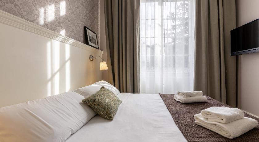 Image of One-Bedroom Apartment with City View 8