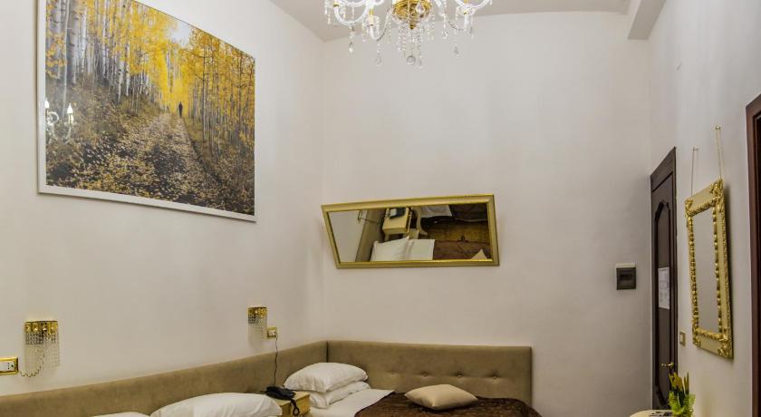Image of Deluxe Triple Room 1