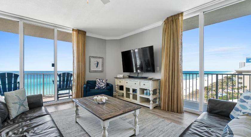 Image of Four-Bedroom Apartment with Sea View - 501 0