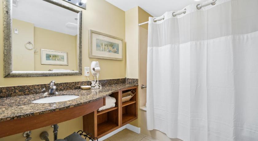 Image of One-Bedroom Apartment with Sea View 403E 16