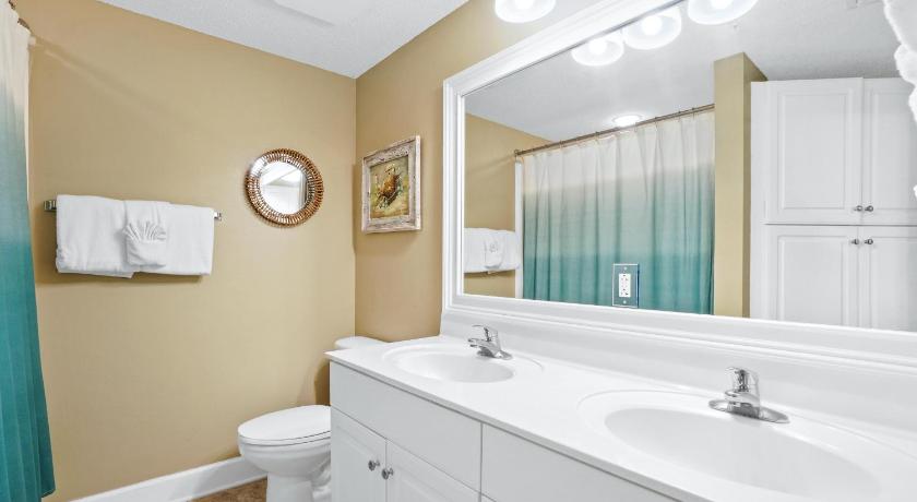 Image of Apartment with Sea View 3