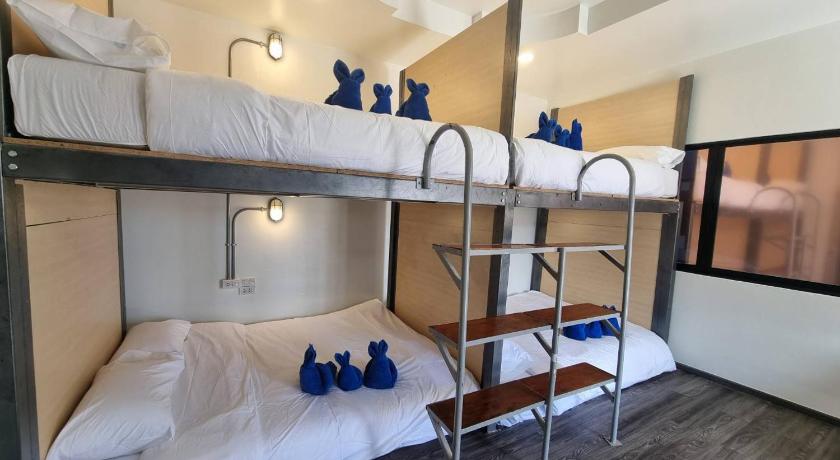 Image of Deluxe Quadruple Room 17