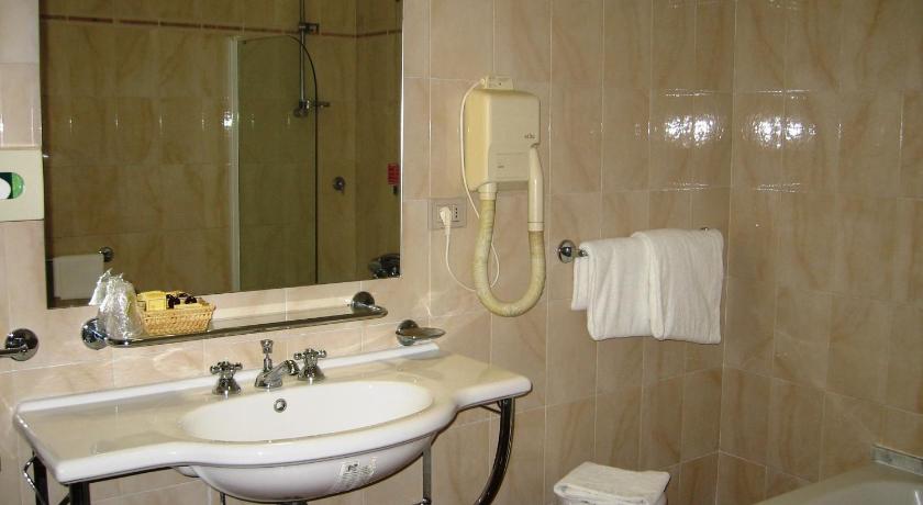 Фото: Четырехместный номер (Quadruple Room) 2