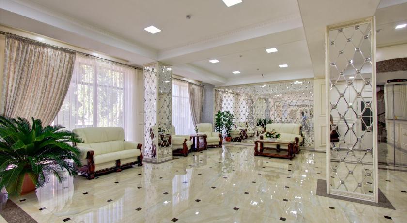 Discovery Hotel photo