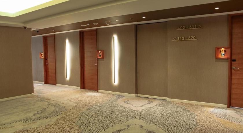 Image of Ambassador Club Room 9