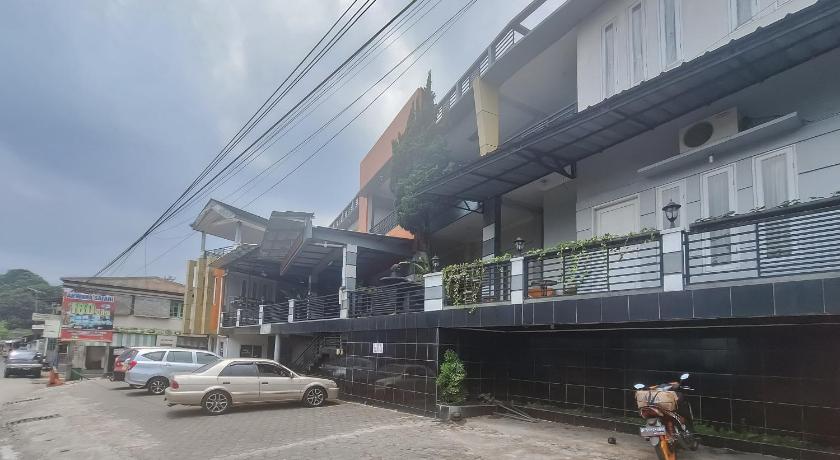 Hotel Arwana Safari puncak RedPartner - image 2