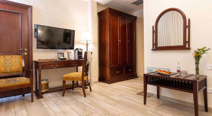 Image of Deluxe Double Room 9