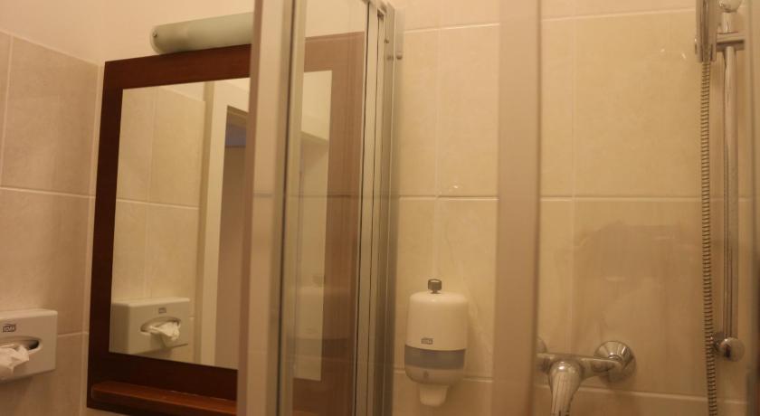 Grieskirchen Hotel Checkin 2-Star Hotel pool