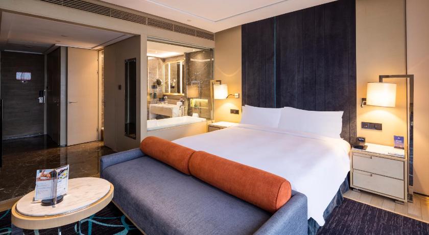 Image of King Executive Room 5