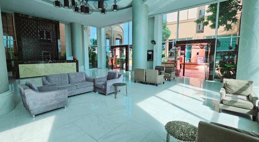 Image of Two Bedroom Apartment with Pool View 5