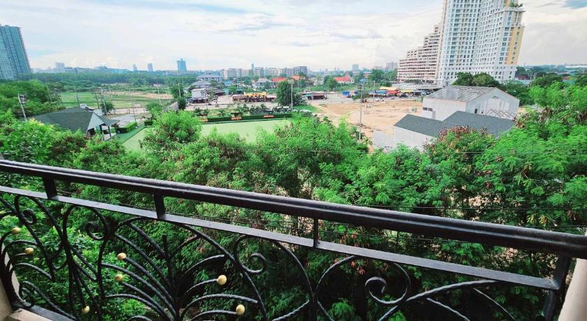 Image of Apartment with Garden View 13