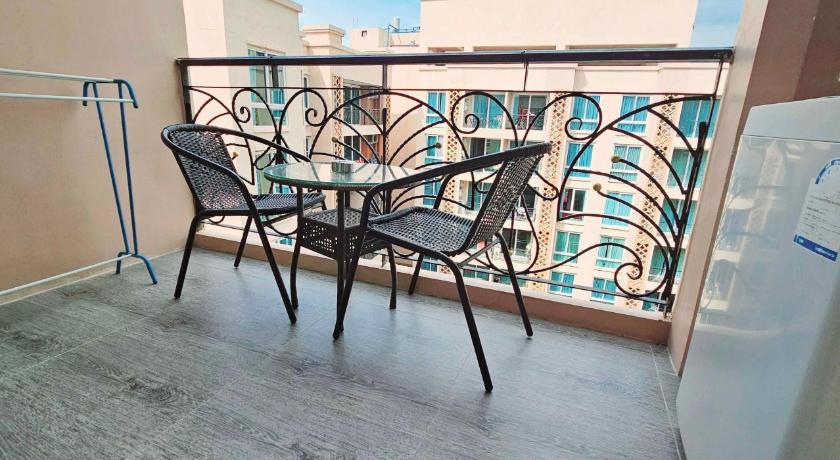 Image of Apartment with Pool View 15