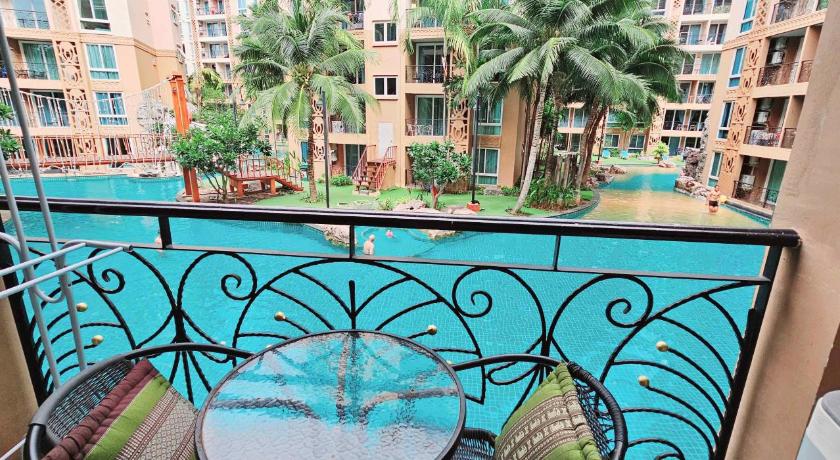 Image of Apartment with Pool View 1