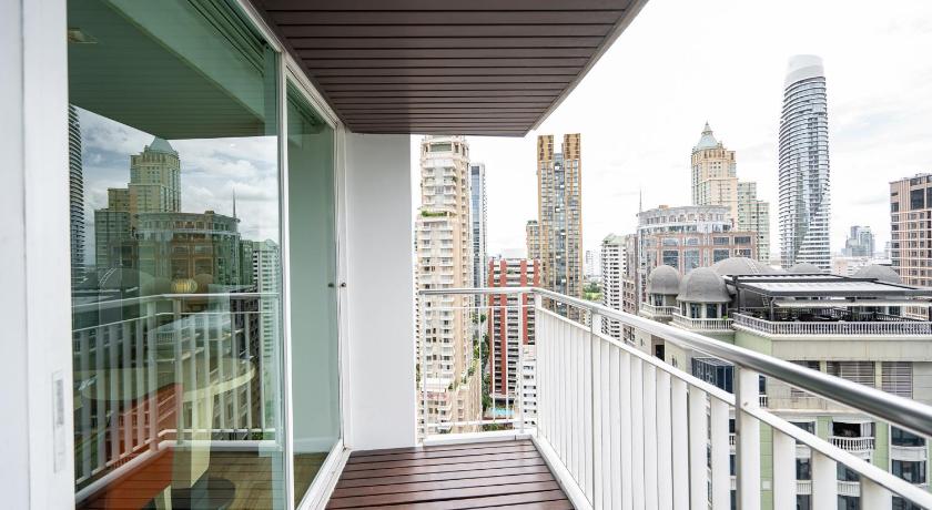 Image of Studio with Balcony 6