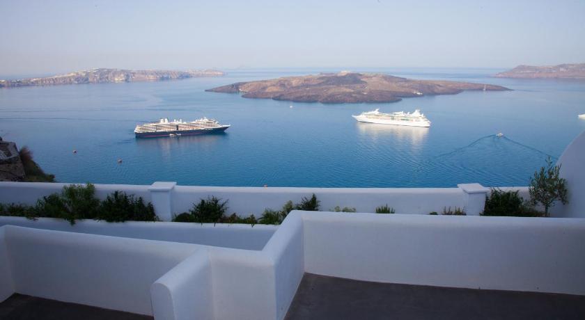 Fanari Vista Suites — Hotel in Santorini