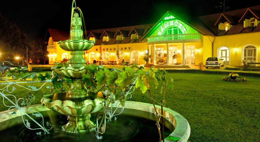 Hotel Zamecek photo