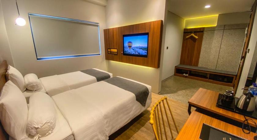Image of Grand Deluxe Twin 0