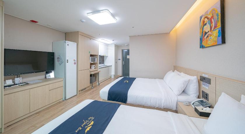 Image of Deluxe Twin Bridge 5