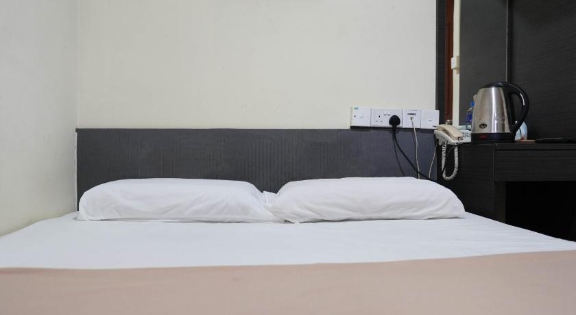 シンガポール Amrise Hotel(Check in at 10PM, Check out at 9AM) 3つ星 ホテル 外観