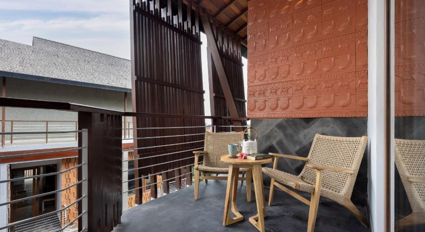 Bali Mokko Suites Batubelig 4-Star Hotel room