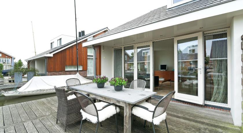 Boathouse Suburban Amsterdam photo