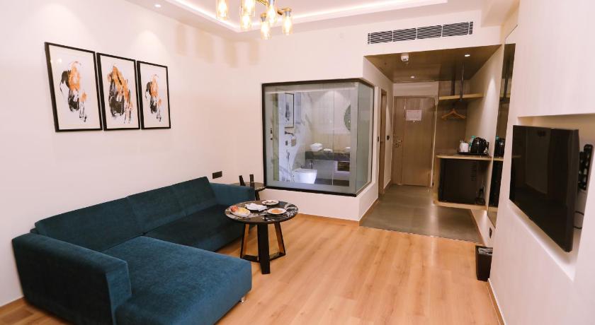Image of Suite 15