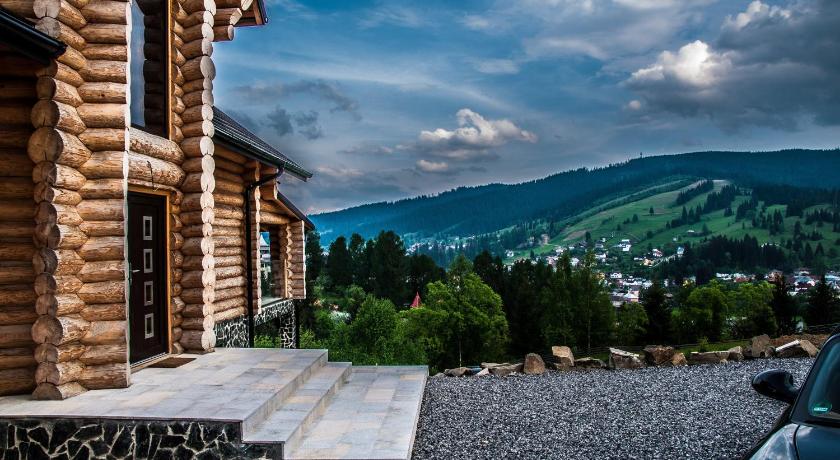 Cabana Deac - Luxury Chalet — Hotel in Vatra Dornei