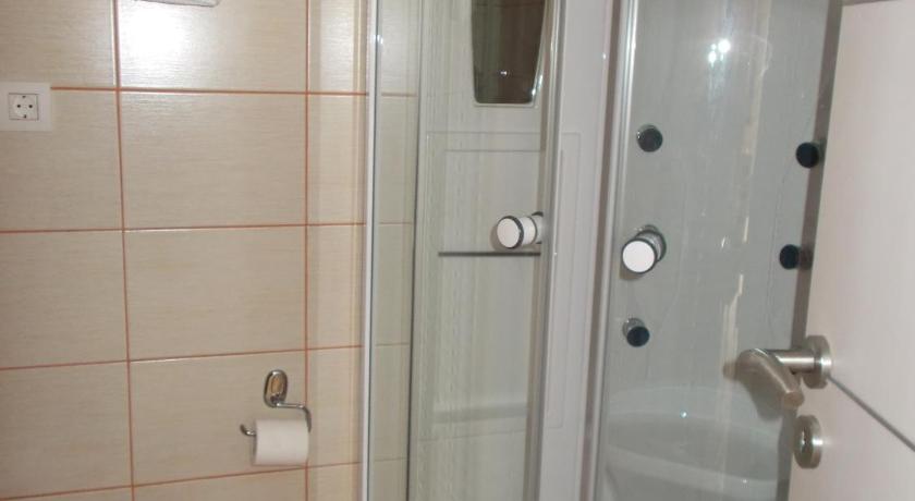 Image of Studio (2 Adults) 2