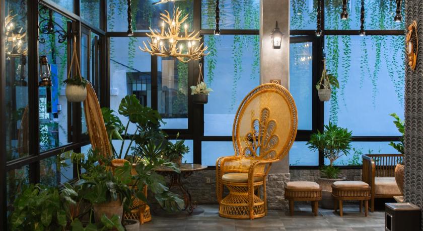 Aaron Boutique Hotel - image 41