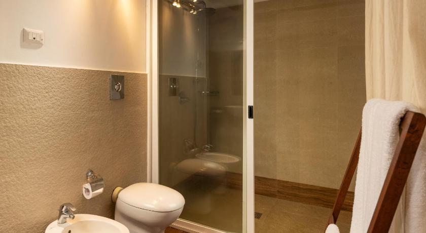 Image of Suite - Garden View 14
