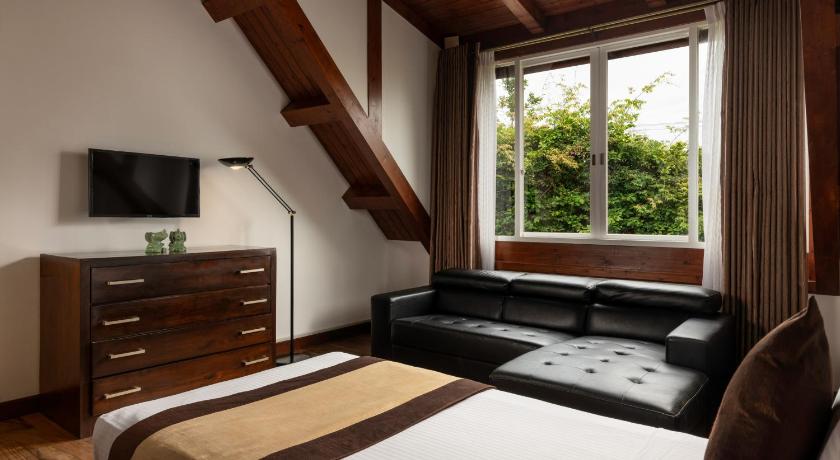 Image of Suite - Garden View 8