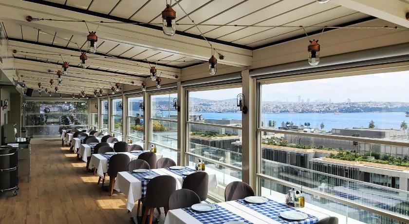 Port Bosphorus - image 5