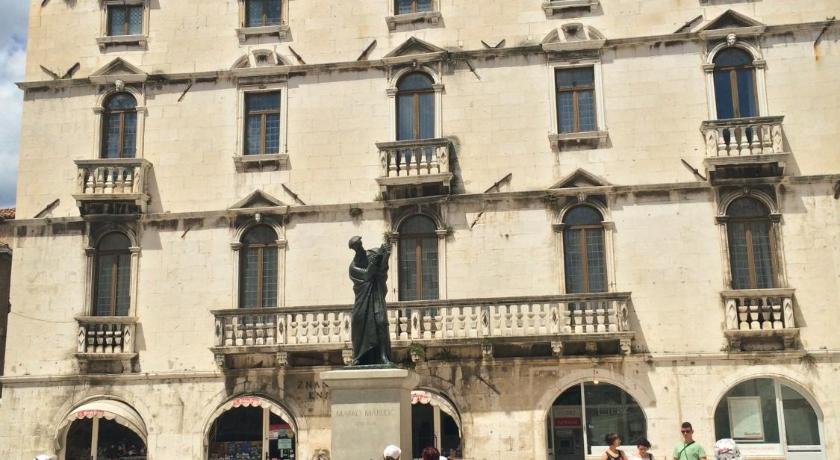 Apartment Ante - Diocletian's palace photo