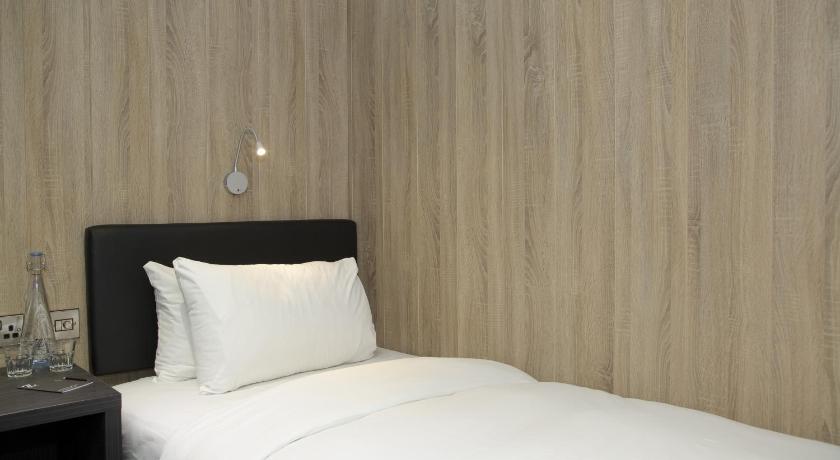 Image of Single Room 6