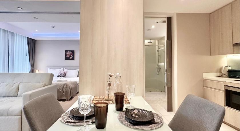 バンコク Pool&BTS Nana&MRT Sukhumvit&Max4ppl#10F69 4つ星 ゲストハウス プール