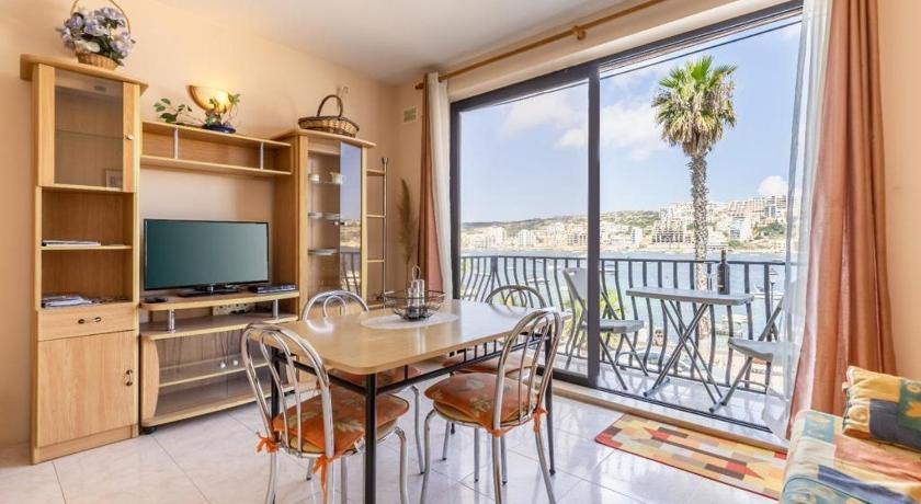 Lovely Seaview apt at St Paul's Bay