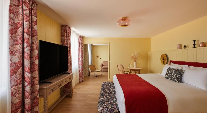 Image of Two-Bedroom Suite with City View 0