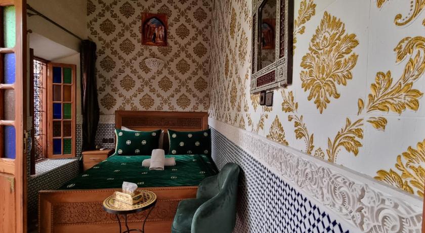 Image of Double Room with Extra Bed 3