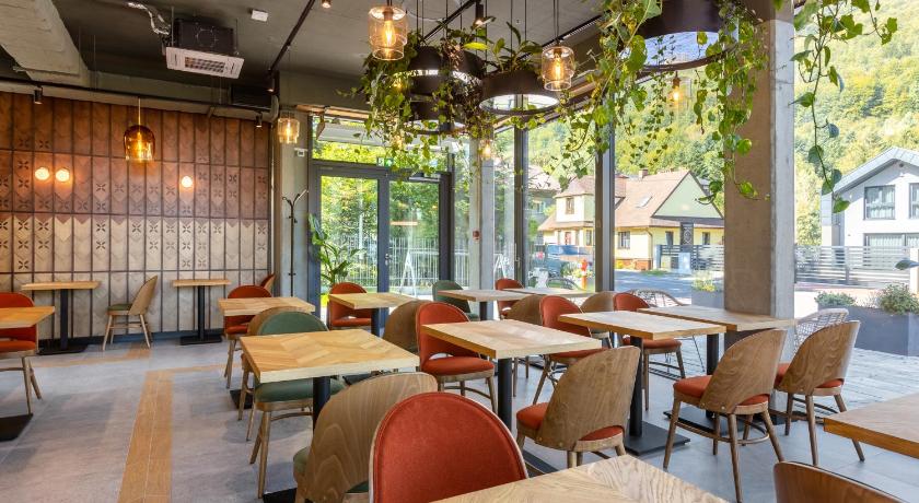 チャチク XYZ eXtreme You Zen 4つ星 ホテル プール