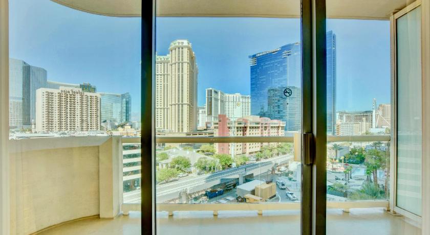 ラスベガス Strip View Balcony Suites - No Resort Fee ! 4つ星 宿泊施設 客室