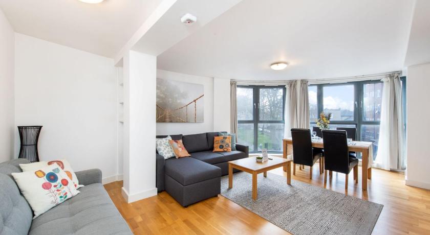 Elegant 2BR Retreat in Trendy Camden - main image