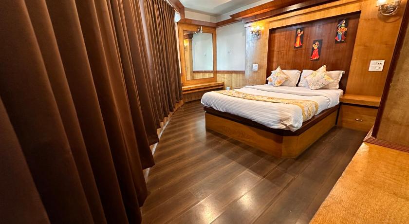 Hotel Gajraj - image 25