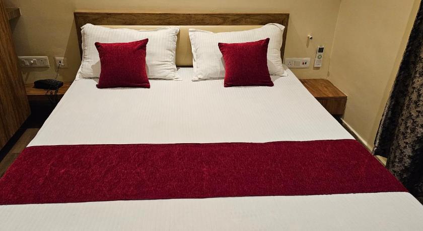 DREAM HOTEL - image 17