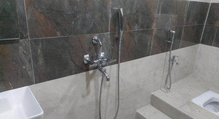 DREAM HOTEL - image 26