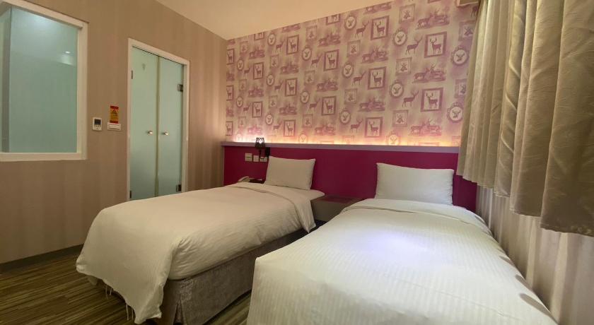 Image of Deluxe Twin Room 0