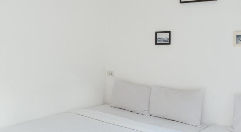 Image of Standard Air Conditioning 5
