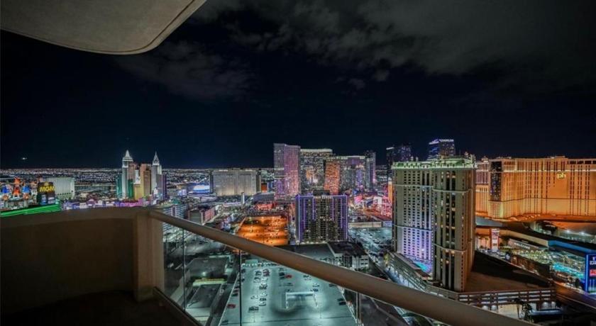 라스베이거스 / 라스베가스 (NV) Premium Suite MGM Signature HIGH FLR Balcony Strip View 4성급 숙소 객실