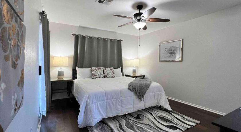 피닉스 (AZ) Cozy 3 Bedrooms Town home in Chandler with community pool 4성급 숙소 스위트룸