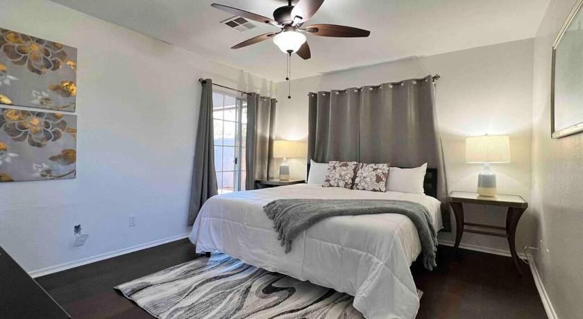 피닉스 (AZ) Cozy 3 Bedrooms Town home in Chandler with community pool 4성급 숙소 스위트룸
